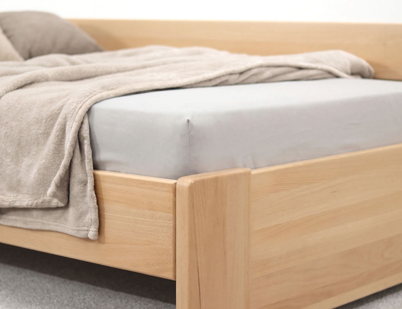 Detail provedení postele Miva