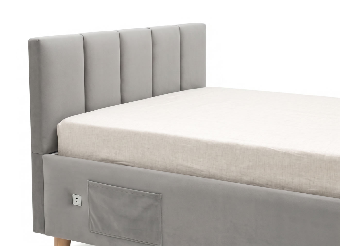 Detail USB nabíjení u postele Dock