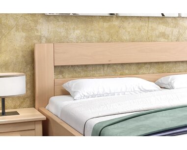 Detail - čelo postel z masivu Romana