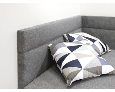 Detail čela - postel Variant levá