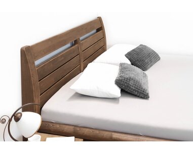 Čelo - postel dvoulůžko z masivu Constanta