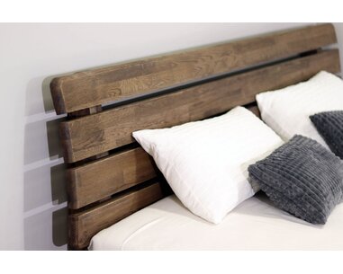 Zvýšená postel z masivu Odysea, masiv dub