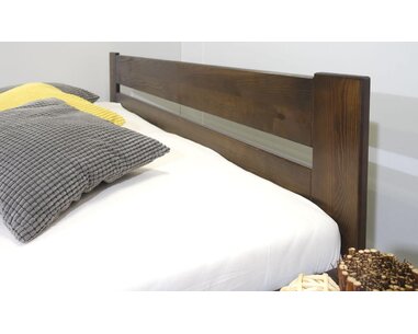 Dřevěná postel jednolůžko Hana, masiv borovice