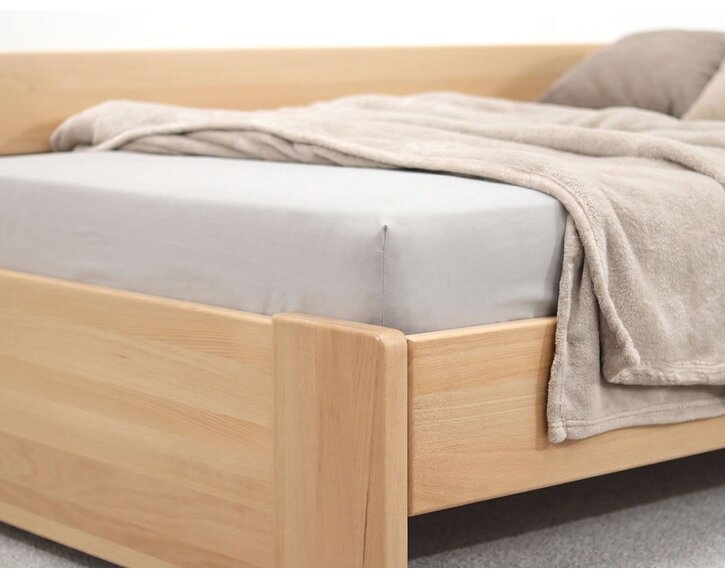 Rohová buková postel s roštem MIVA pravá, 120x200