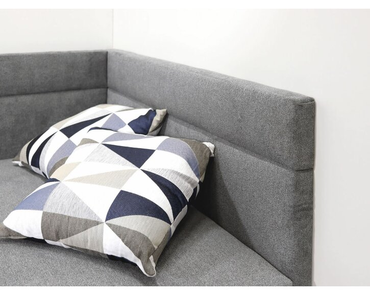 Detail čela - postel Variant pravá