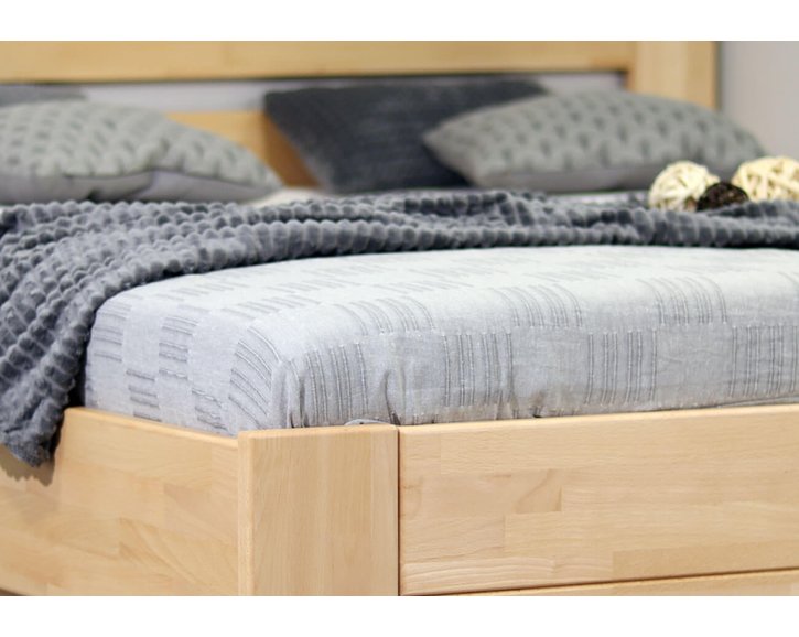 Postel z masivu Trinity, masiv buk