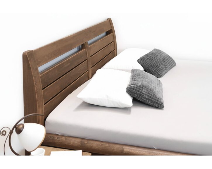 Čelo - postel dvoulůžko z masivu Constanta