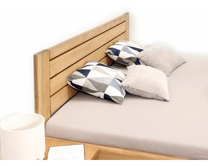 Detail čela - postel Esprit