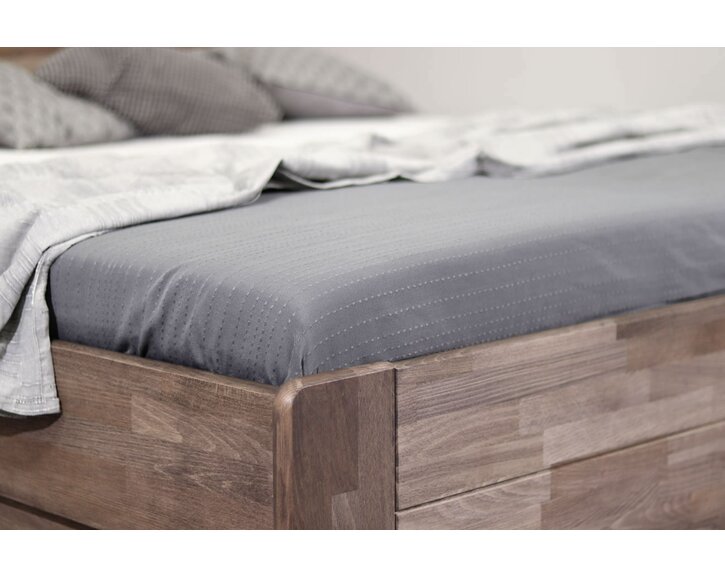 Zvýšená válenda s úložným prostorem Futon