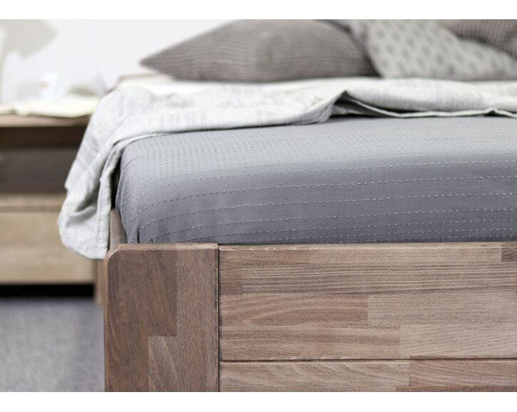 Detail - čelo válendy Futon