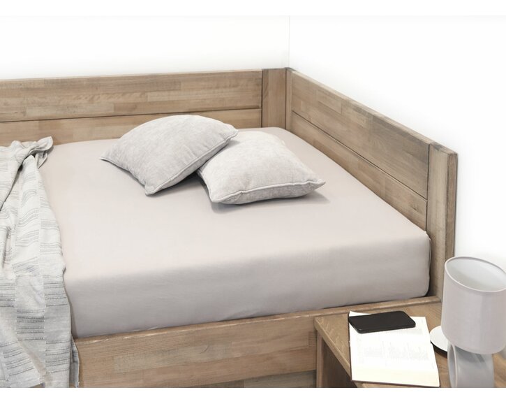 Detail čela - postel Timea