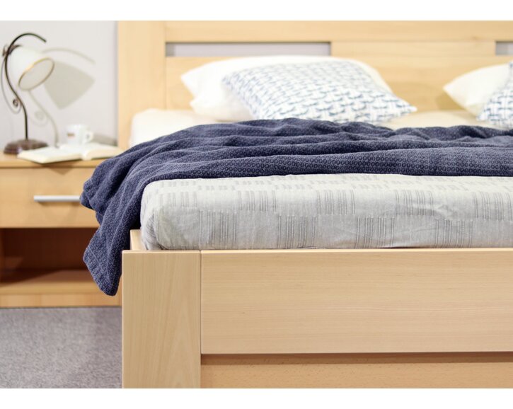 Postel Senátor  - detail