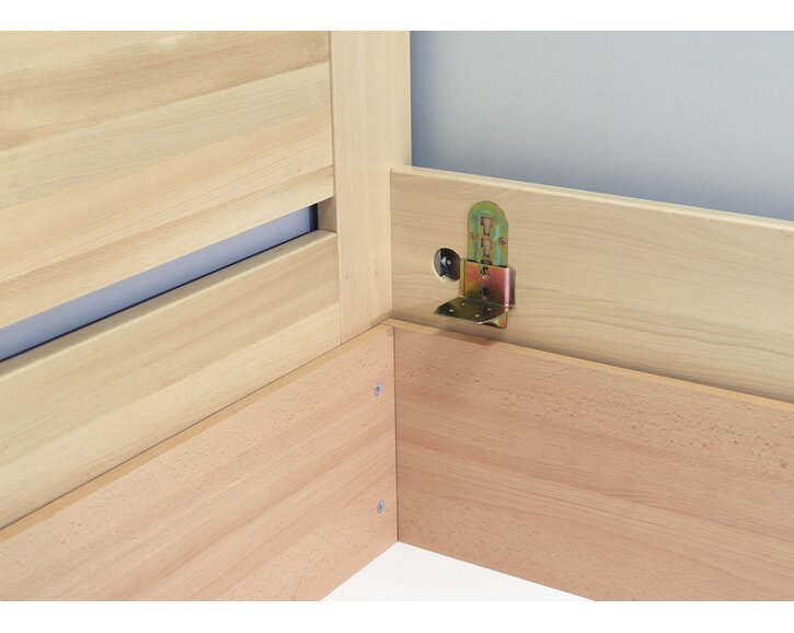 Postel Senátor  - detail spoje