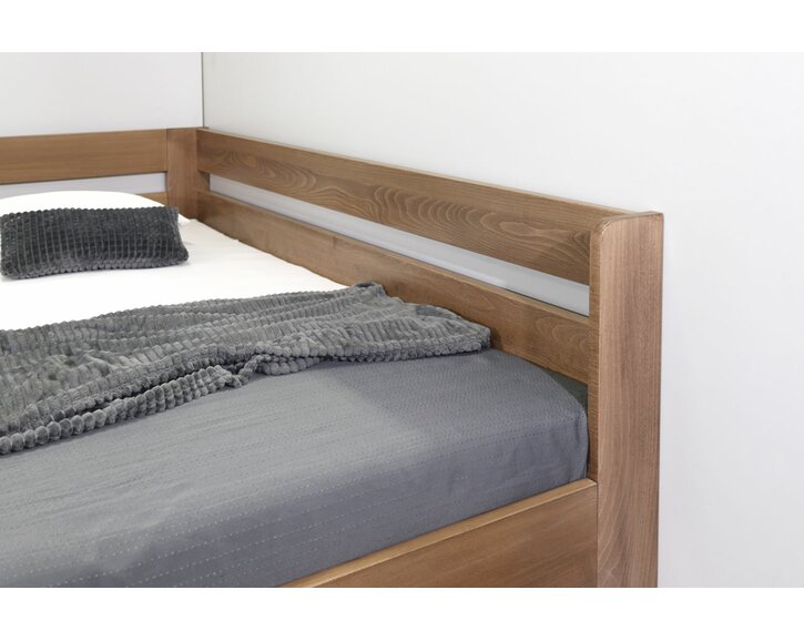 Detail postele Valentin, levá