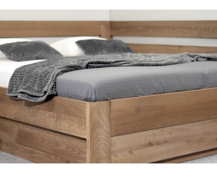 Detail  postele Valentin