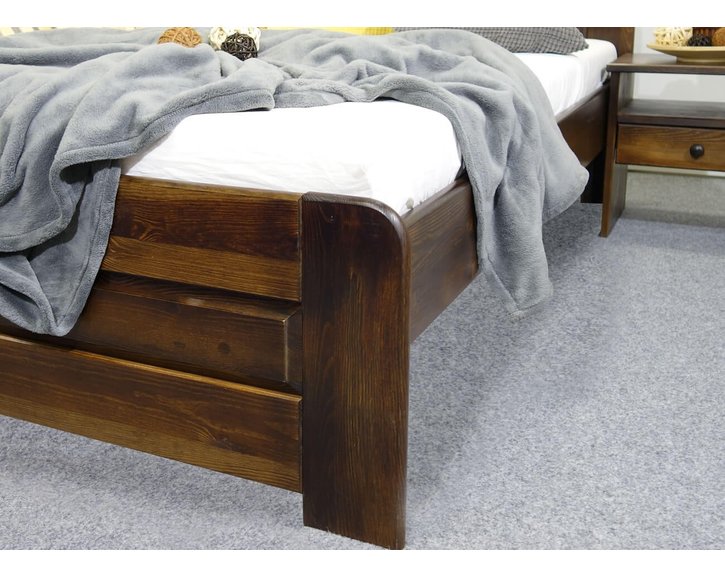 Dřevěná postel dvoulůžko LADA, masiv borovice, moření ořech, 180x200 Dřevěná postel dvoulůžko LADA, masiv borovice, moření ořech, 180x200