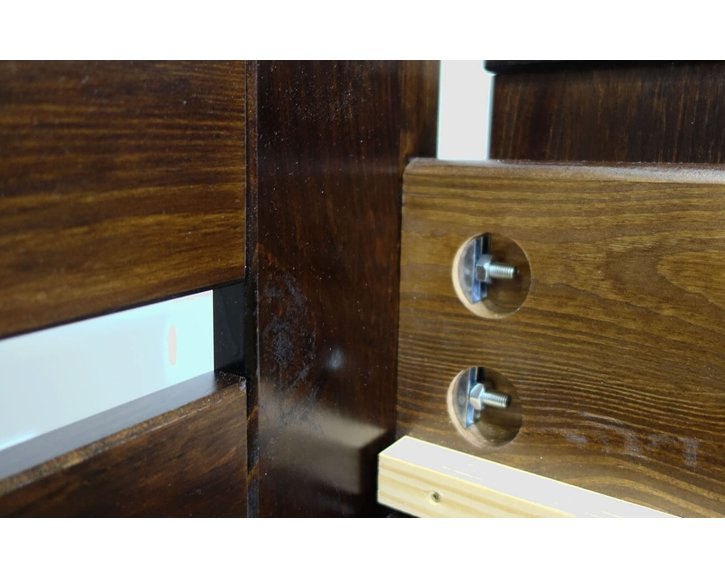 Dřevěná postel jednolůžko Hanka, masiv borovice, moření ořech Dřevěná postel jednolůžko Hanka, masiv borovice, moření ořech