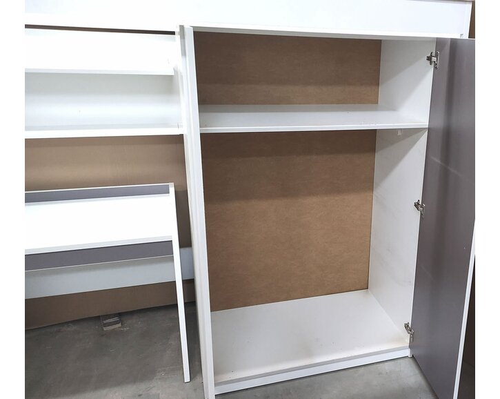 Multifunkční patrová postel Dori - pohled do skříně Multifunkční patrová postel Dori - pohled do skříně